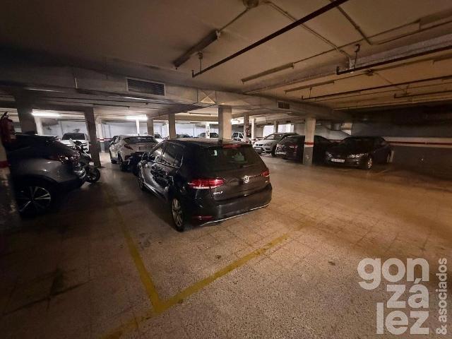 Garaje en venta en calle De Gayarre, Barcelona, de 17 m² por 20.000