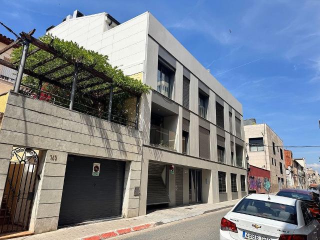 Garaje en venta en calle De Garcilaso, Sabadell, de 23 m² por 31.500
