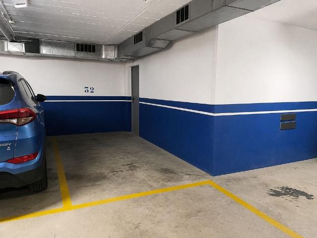 Garaje en venta en calle De Gènova, Santa Coloma de Gramanet, de 11 m² por 29.000