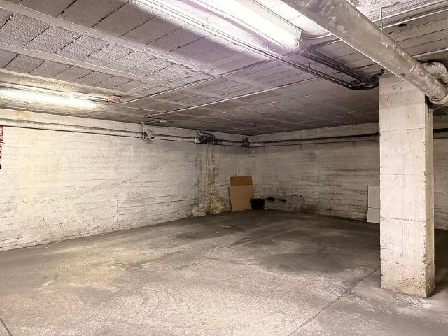 Garaje en venta en calle De Girona, Granollers, de 30 m² por 16.900