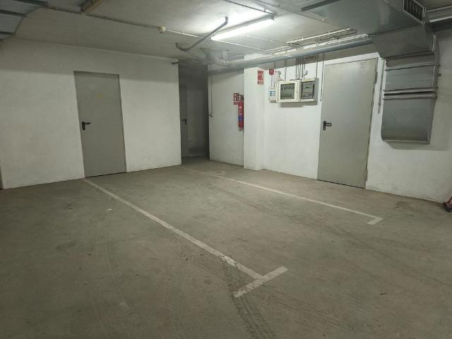 Garaje en venta en calle De Girona, Sant Celoni, de 13 m² por 9.100