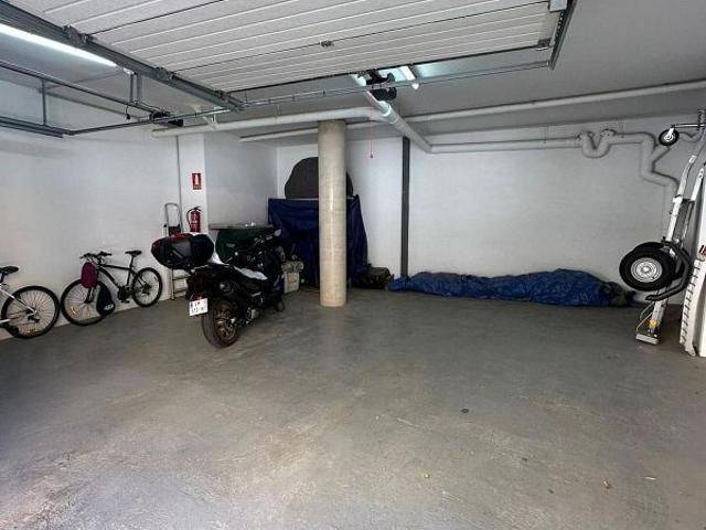 Garaje en venta en calle De Granada, Roses, por 85.000
