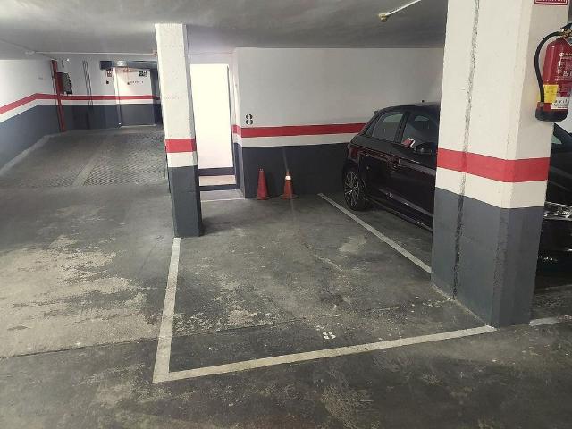 Garaje en venta en calle De Grases, Barcelona, de 9 m² por 15.000
