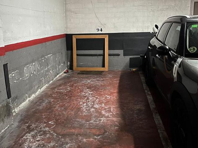 Garaje en venta en calle De Dolors Almeda i Roig, Cornellà de Llobregat, por 8.400