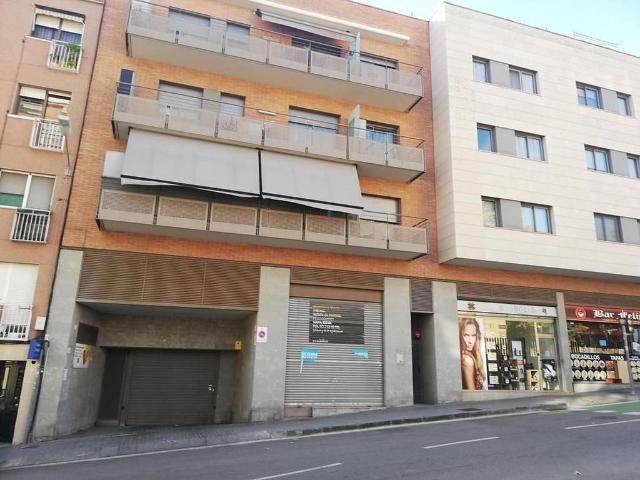 Garaje en venta en calle De Don Pelayo, Badalona, de 9 m² por 9.000