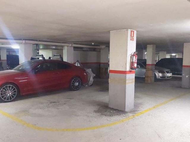 Garaje en venta en calle De Foment, Granollers, de 16 m² por 16.000