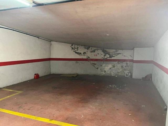 Garaje en venta en calle De Font i Quer, Manresa, de 22 m² por 31.815