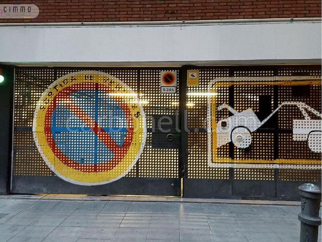 Garaje en venta en calle De Ferlandina, Barcelona, de 6 m² por 12.000