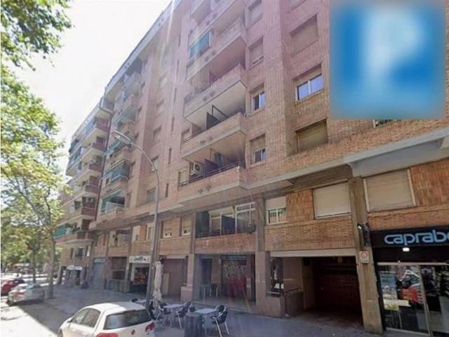 Garaje en venta en calle De Fluvià, Barcelona, de 9 m² por 18.000