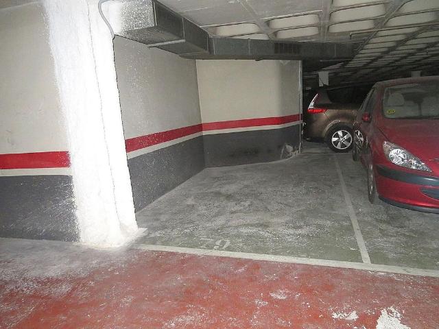 Garaje en venta en calle De Floridablanca, Barcelona, de 8 m² por 15.000