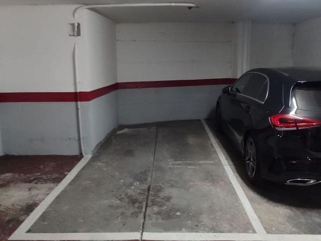 Garaje en venta en calle De Francesc Carbonell, Barcelona, por 23.000