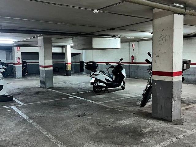 Garaje en venta en calle De Josep Prats, Hospitalet de Llobregat, L´, de 9 m² por 14.500
