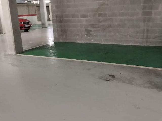 Garaje en venta en calle De Laureà Miró, Esplugues de Llobregat, de 13 m² por 10.000