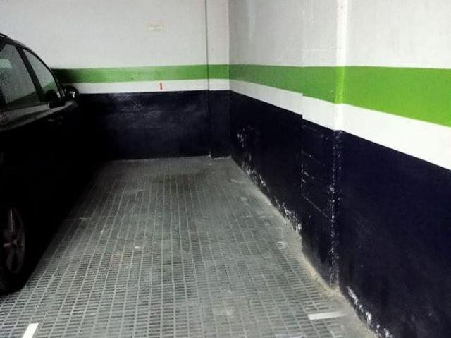 Garaje en venta en calle De la Diputació, Barcelona, de 8 m² por 3.500