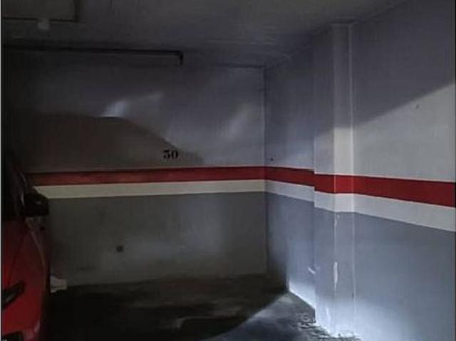 Garaje en venta en calle De la Independència, Badalona, de 10 m² por 20.300