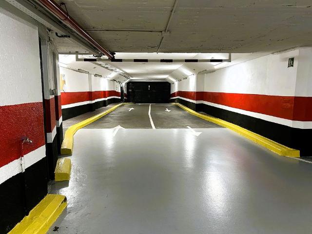 Garaje en venta en calle De la Indústria, Barcelona, de 6 m² por 5.000