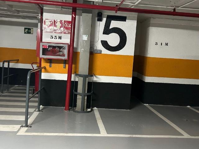 Garaje en venta en calle De la Indústria, Barcelona, de 8 m² por 7.000