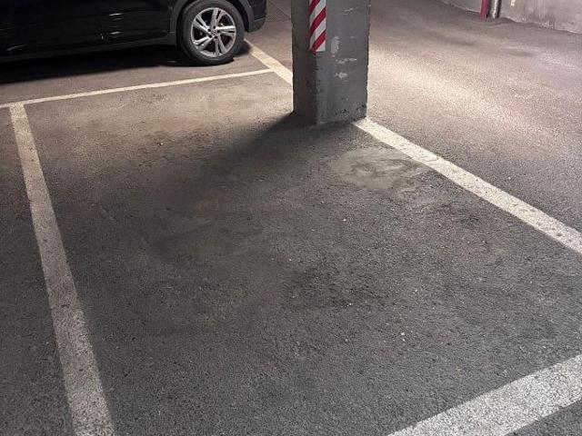 Garaje en venta en calle De la Indústria, Barcelona, de 10 m² por 15.000