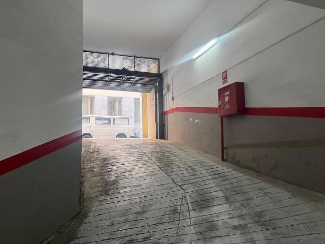 Garaje en venta en calle De la Maladeta, Barcelona, de 11 m² por 20.000
