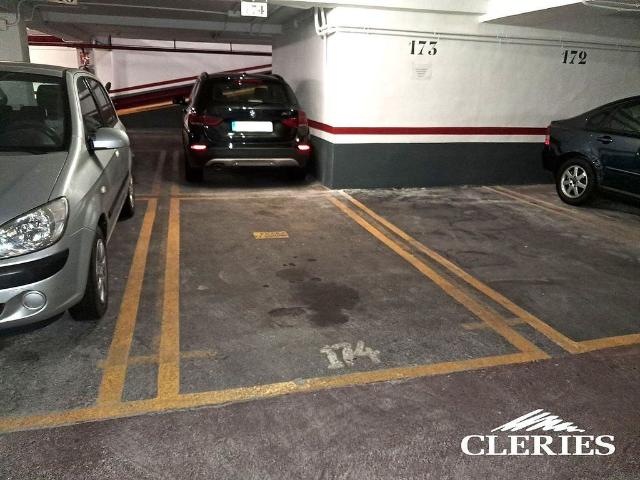 Garaje en venta en calle De la Marina, Barcelona, de 9 m² por 16.000