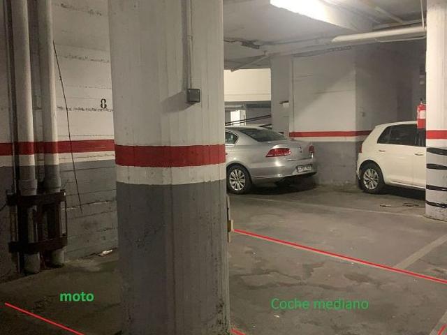 Garaje en venta en calle De la Marina, Barcelona, de 8 m² por 15.900