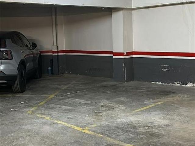 Garaje en venta en calle De la Marina, Barcelona, de 9 m² por 9.500