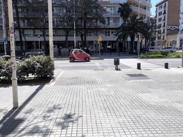 Garaje en venta en calle De la Marina, Barcelona, de 10 m² por 19.900