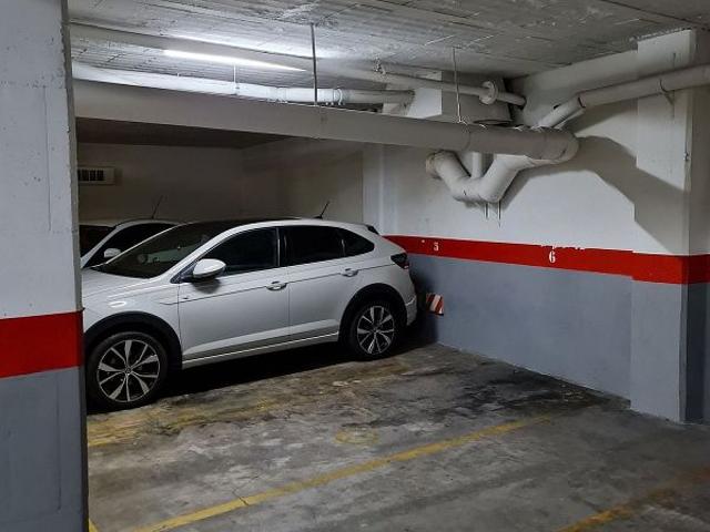 Garaje en venta en calle De la Marina, Barcelona, de 10 m² por 20.000