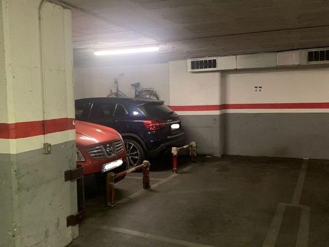 Garaje en venta en calle De la Marina, Barcelona, de 11 m² por 26.500