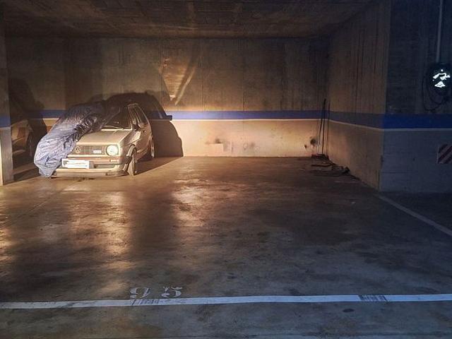 Garaje en venta en calle De la Reina Amàlia, Barcelona, de 52 m² por 65.000