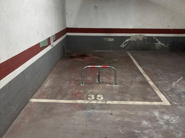 Garaje en venta en calle De la Reina Amàlia, Barcelona, de 8 m² por 19.000