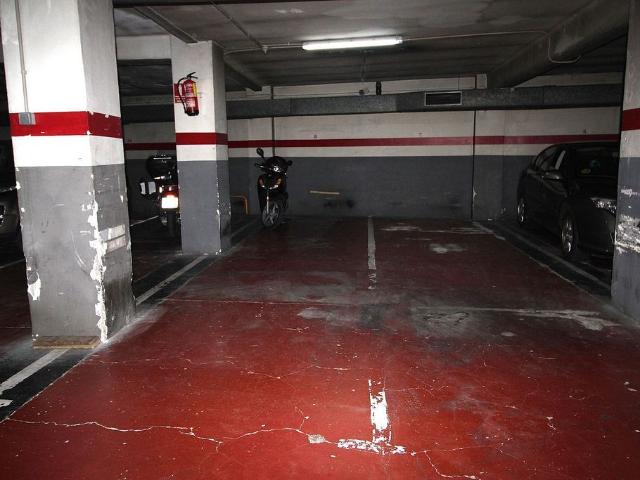 Garaje en venta en calle De la Riera Blanca, Hospitalet de Llobregat, L´, de 19 m² por 19.000