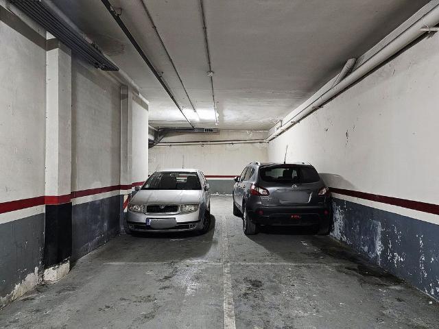Garaje en venta en calle De L'abat Odó, Barcelona, de 12 m² por 11.000