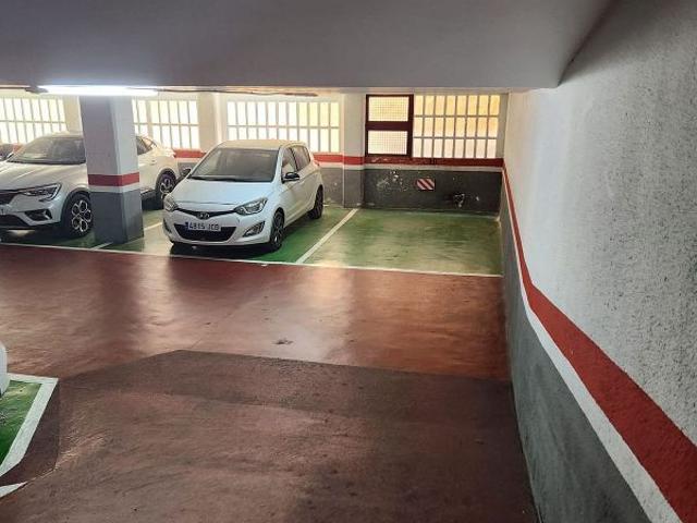 Garaje en venta en calle De Las Navas de Tolosa, Barcelona, de 13 m² por 23.000
