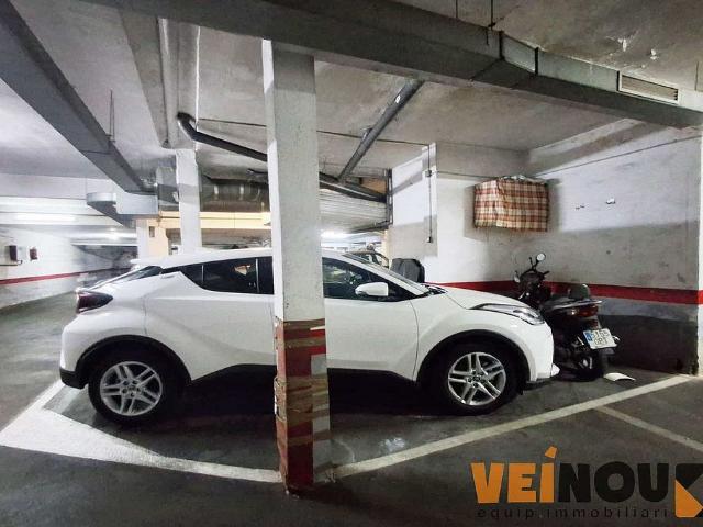 Garaje en venta en calle De Leiva, Barcelona, de 13 m² por 24.000