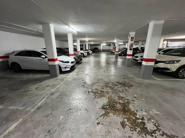 Garaje en venta en calle De Les Arts i Els Oficis, Hospitalet de Llobregat, L´, de 10 m² por 18.000