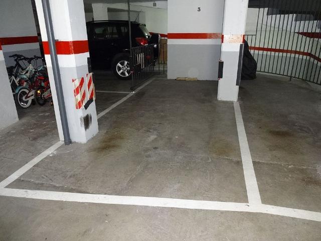 Garaje en venta en calle De L'escultor Llimona, Barcelona, de 10 m² por 21.000