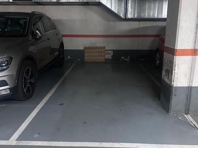 Garaje en venta en calle De L'estudiant, Barcelona, de 12 m² por 22.000