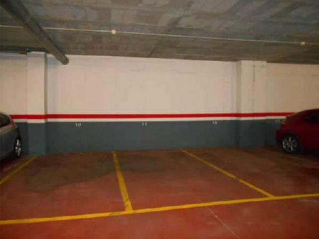 Garaje en venta en calle De Llorenç Agustí Claveria, Lleida, de 23 m² por 13.000