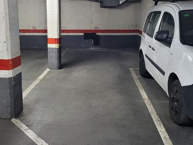 Garaje en venta en calle De Mozart, Santa Coloma de Gramanet, de 22 m² por 25.000