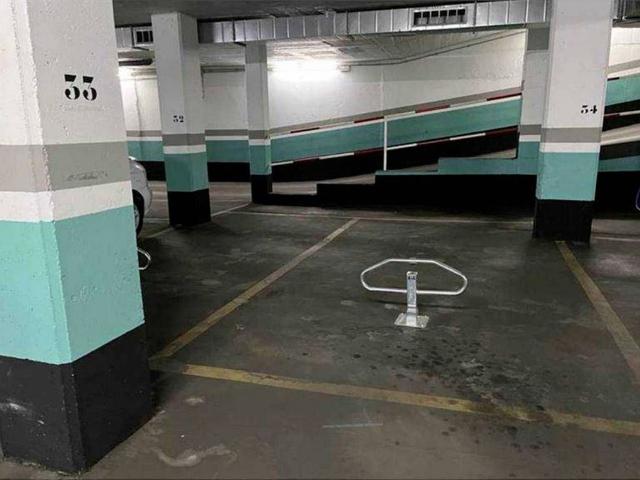 Garaje en venta en calle De Mossèn Àngel Rodamilans, Terrassa, de 11 m² por 6.200