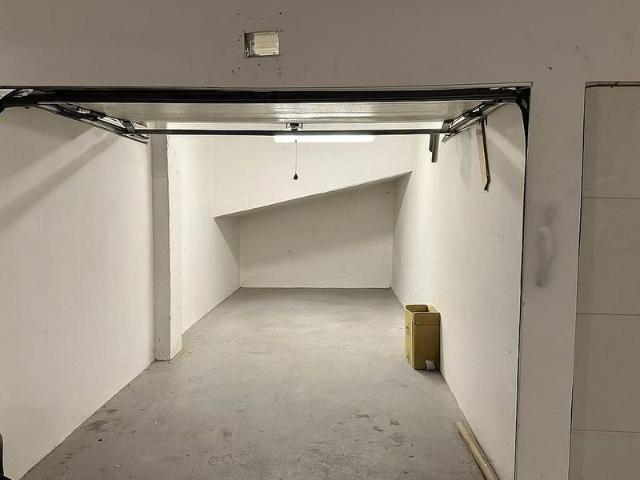 Garaje en venta en calle De Madrid, Roses, de 30 m² por 37.000