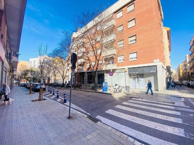 Garaje en venta en calle De Magalhães, Barcelona, de 12 m² por 24.500