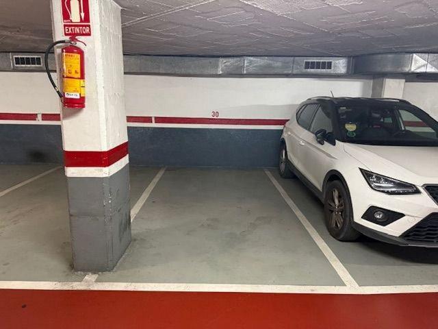 Garaje en venta en calle De Mallorca, Barcelona, de 11 m² por 17.000