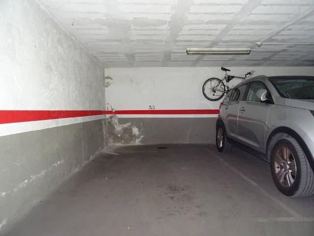 Garaje en venta en calle De Maragall, Ripollet, de 11 m² por 9.000