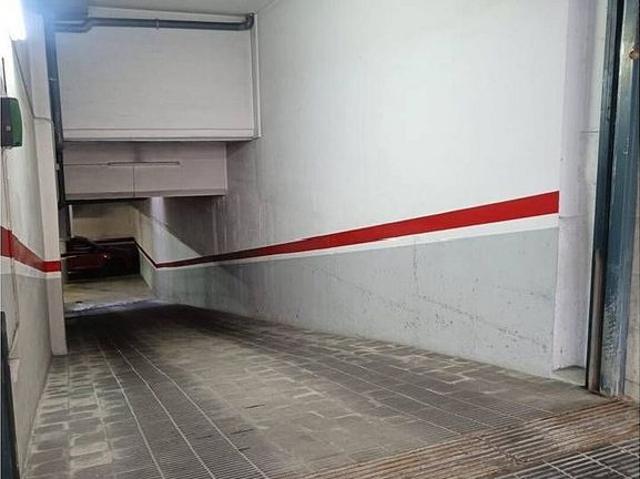 Garaje en venta en calle De Milà i Fontanals, Santa Coloma de Gramanet, de 11 m² por 19.700