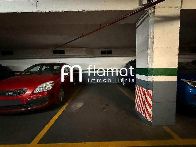 Garaje en venta en calle De Nàpols, Barcelona, de 9 m² por 18.000