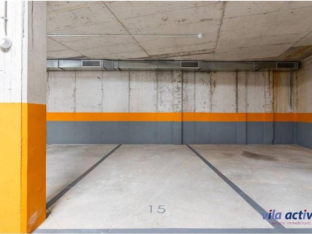 Garaje en venta en calle De Salmerón, Terrassa, de 12 m² por 24.500