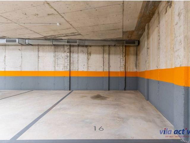 Garaje en venta en calle De Salmerón, Terrassa, de 12 m² por 25.500