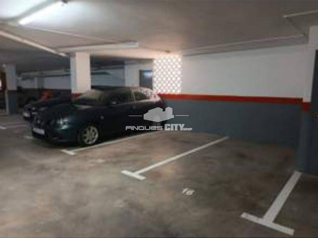 Garaje en venta en calle De Sant Antoni, Calella, de 16 m² por 23.000
